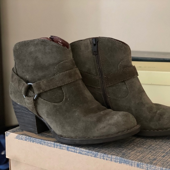 Born Carmel Harness Green Suede Ankle Boots, size 7.5 - Picture 1 of 3